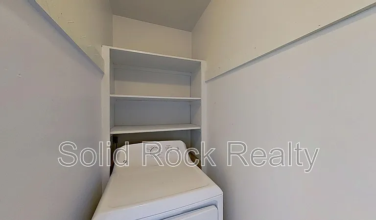 1216 Janes Ln — Photo 6