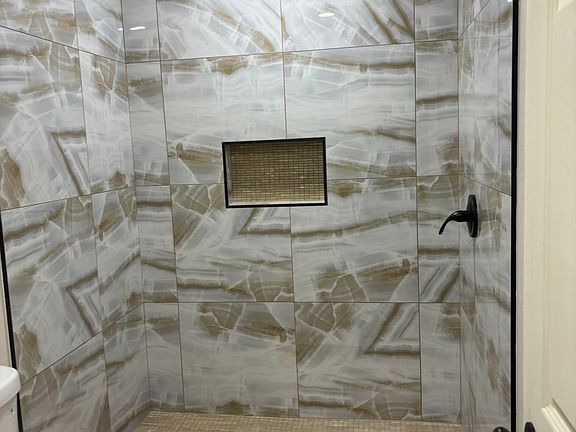 5th image of 985 Palm Ave #2
