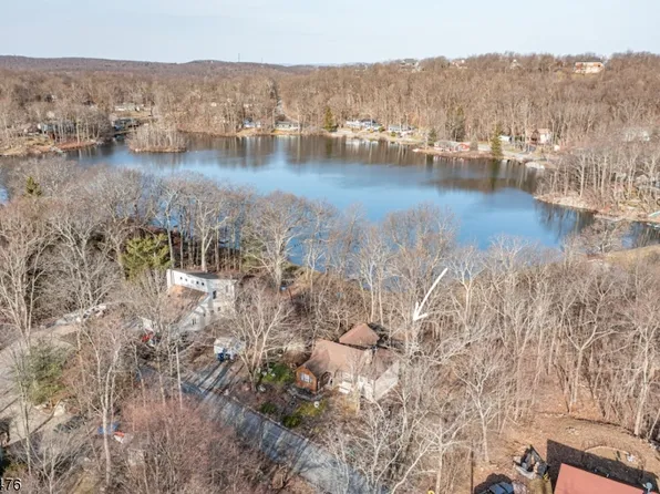 228 Waconia Rd, Vernon Twp., NJ 07422