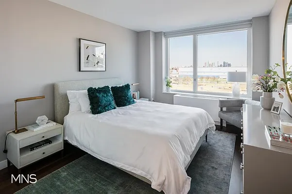 Rented by MNS Marketing | media 6