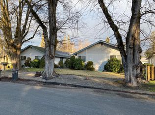 714 SW I St, Grants Pass, OR 97526