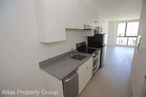 1335 Folsom — Photo 3