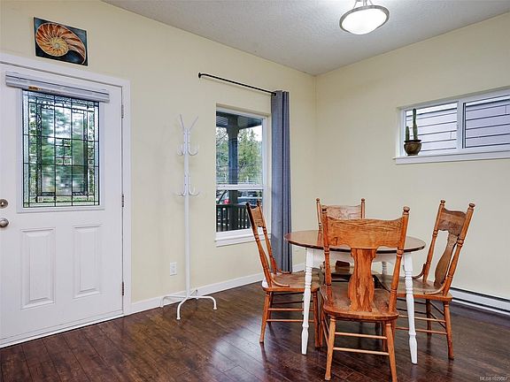 4th image of 3385 Piper Rd