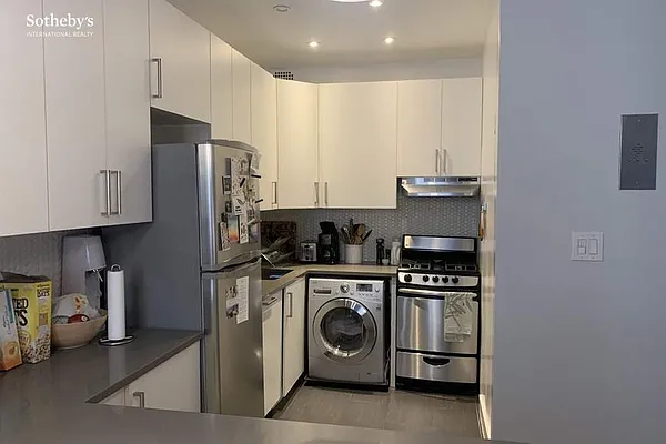 Rented by Sotheby's International Realty | media 12