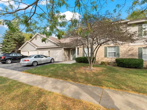 1197 N Red Oak Cir Unit 4, Round Lake Beach, IL 60073