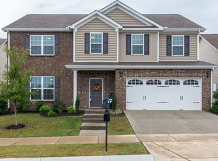 325 Lola Ln, Cottontown, TN 37048