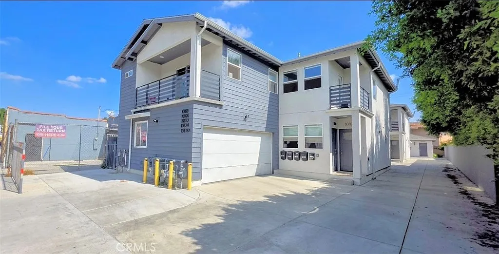 3 bed, 1050 sqft, $3,380 — Photo 2