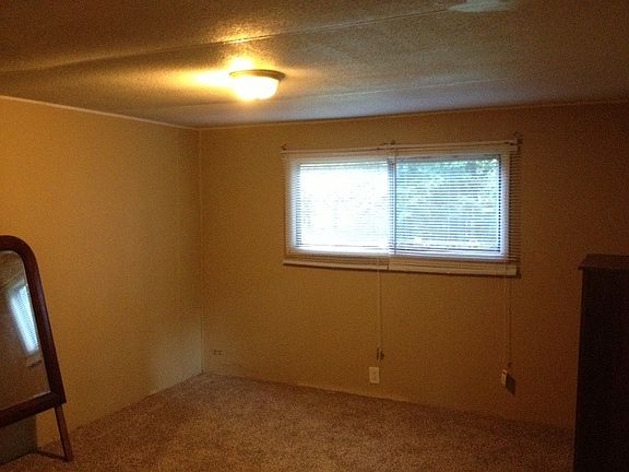 4th image of 407 Acacia Dr
