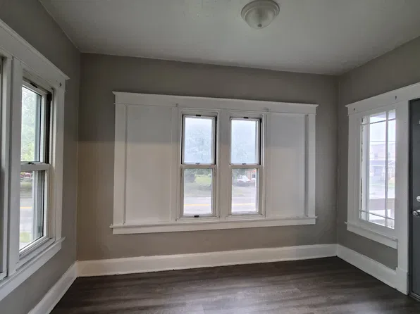 38 Steel St, Youngstown, OH 44509