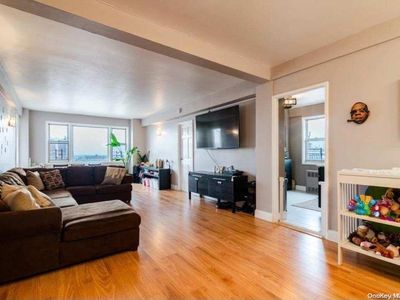 160-10 89 Ave #15E, Queens, NY, 11432