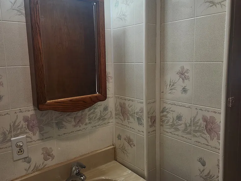 1051 Lawnview Ave — Photo 7