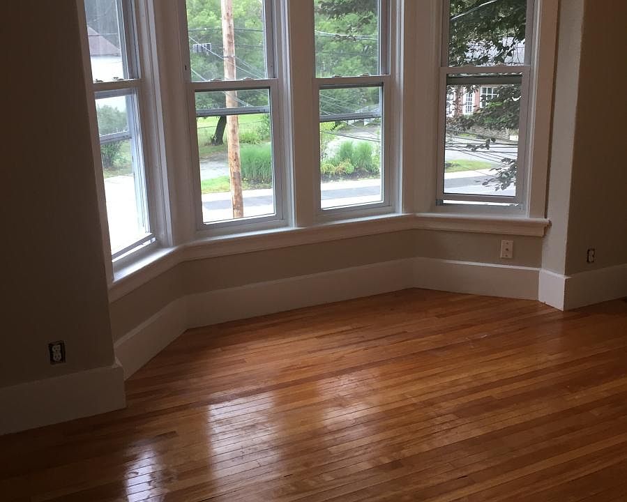 1st image of 40 Central St