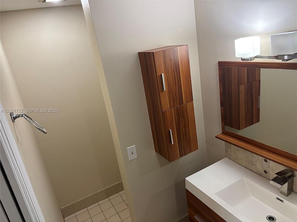 2nd image of 10521 Mahogany Key Cir APT 204