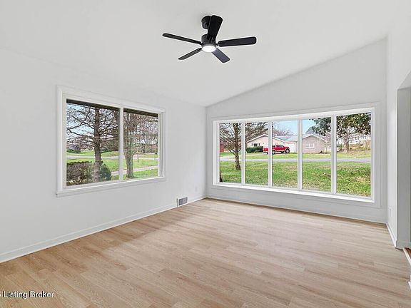 3rd image of 190 N Forrest Rd