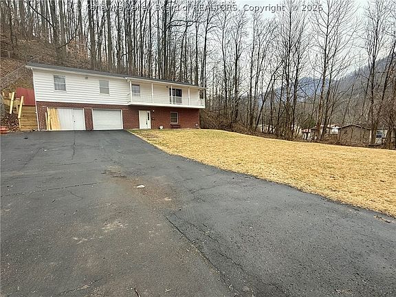 2nd image of 184 Bull Hollow Rd