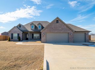 2561 S Catalayah Ln, Claremore, OK 74019