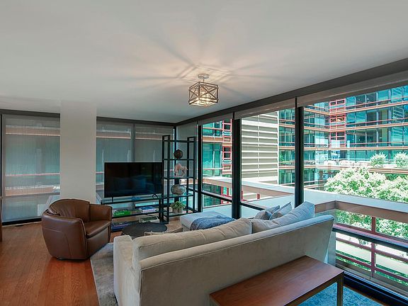 4th image of 4808 N 24th St Unit 408