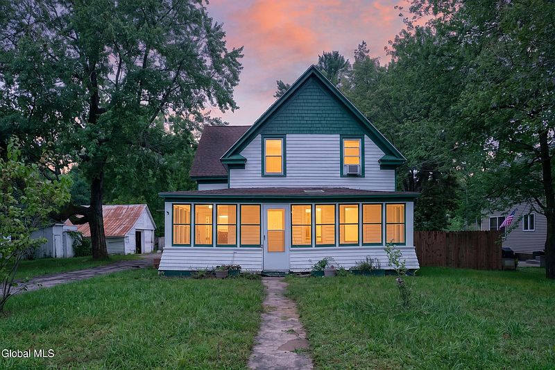 4th image of 2177 Helderberg Avenue