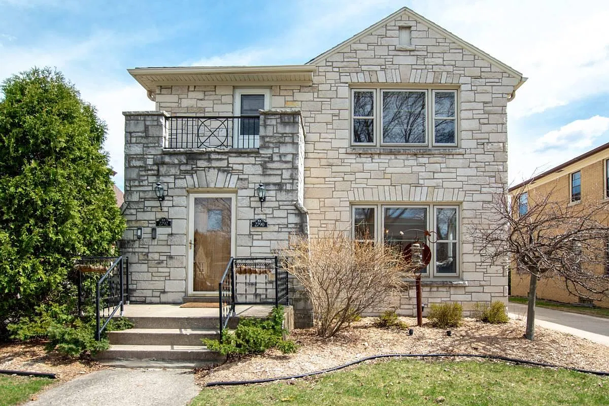 2 bed, $2,395 — Photo 1