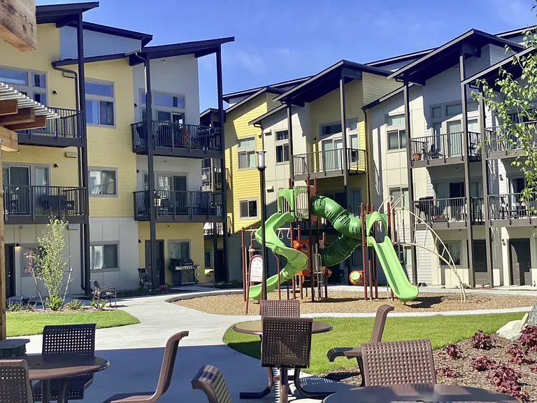 Centennial Park Apartments — Photo 25