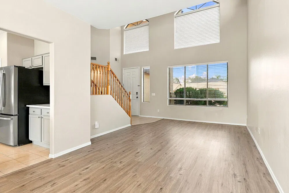 4 bed, 2.5 bath, 2202 sqft, $2,560 — Photo 4