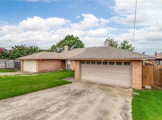 903 Eunice Dr, Hurst, TX 76053