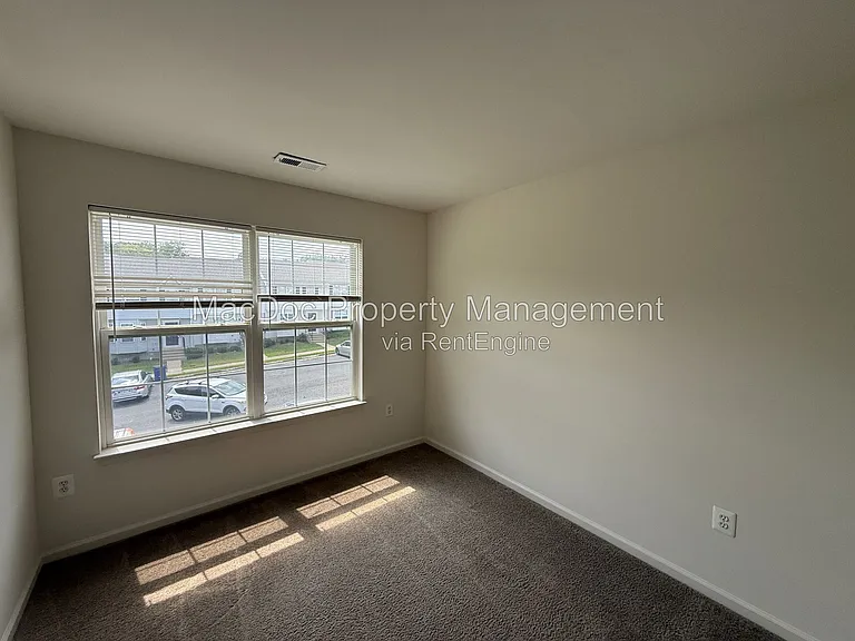 219 Merrill Ct — Photo 33