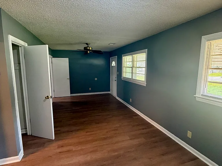 208 Crescent Dr — Photo 8