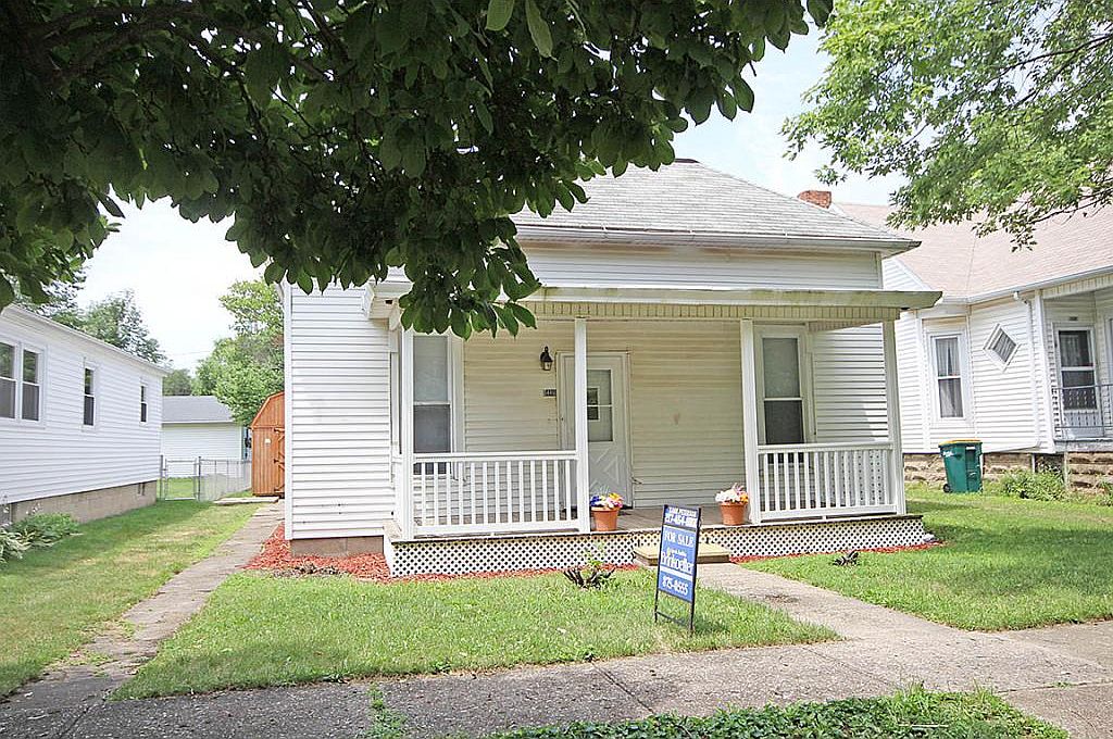 445 4th St, Illiopolis, IL 62539 Zillow