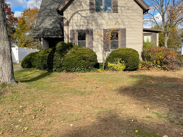 27 School Street, Plainville, CT 06062