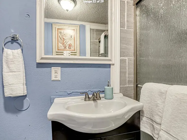 512 Nicoll St — Photo 11