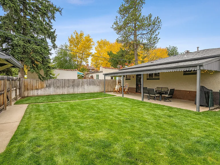 2270 Krameria St — Photo 15