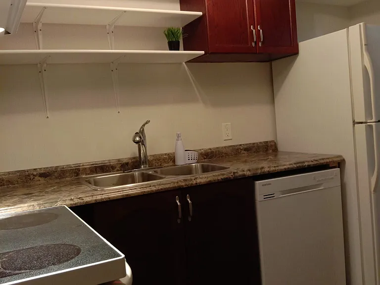 926 Walnut Ct #BASEMENT — Photo 5