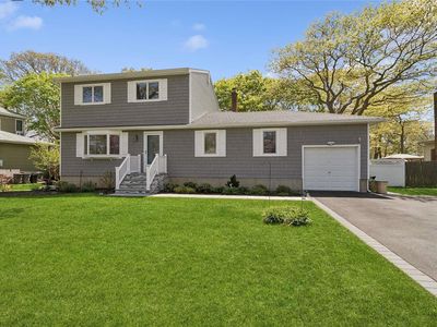 364 Carnegie Boulevard, Holbrook, NY, 11741