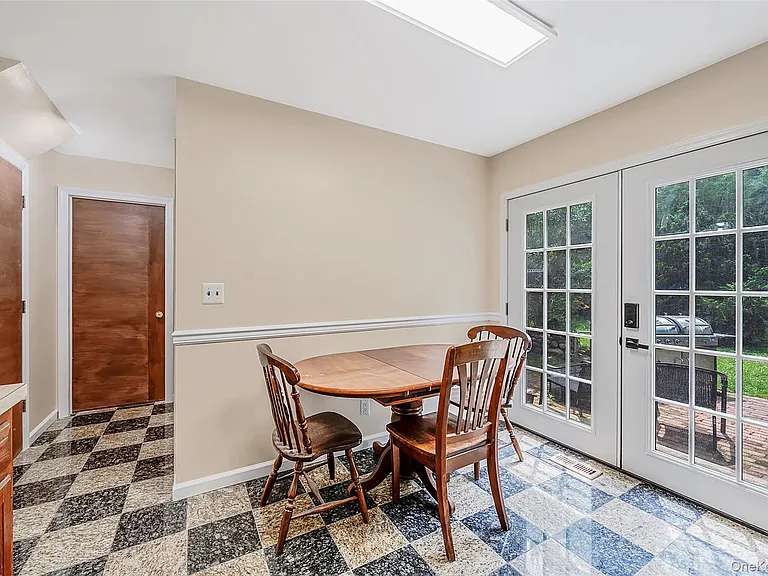 2 Berkeley Pl — Photo 9