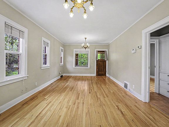5th image of 2040 S Ogden St