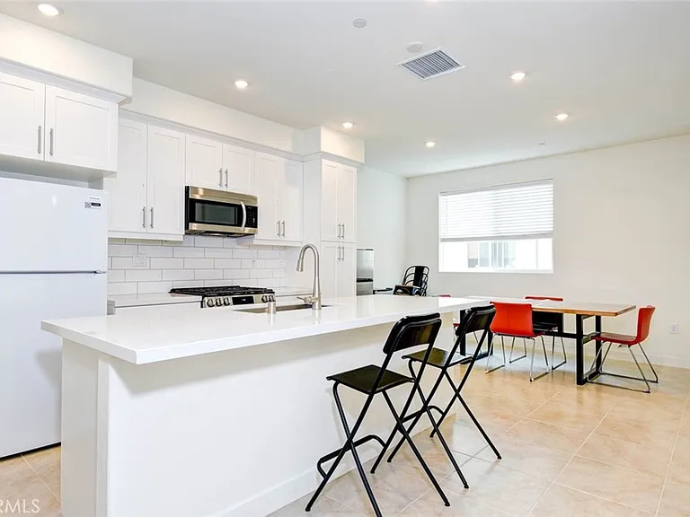 1814 E 1st St #330 — Photo 7