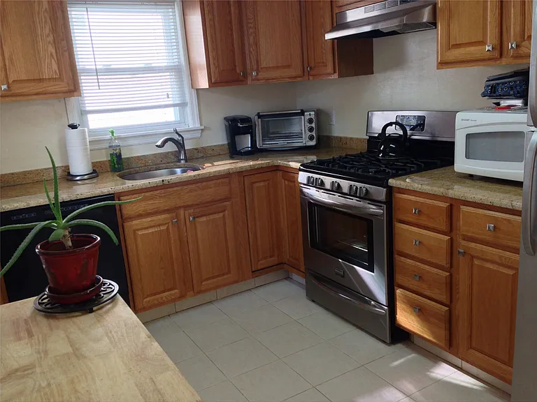 22 New St #1 — Photo 1