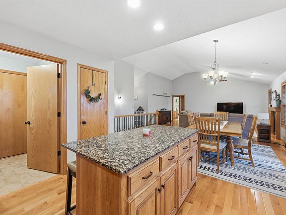 5th image of 4414 SE Gemstone Ln