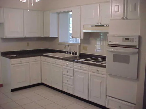 222 Dove Ln, Princeton, WV 24739