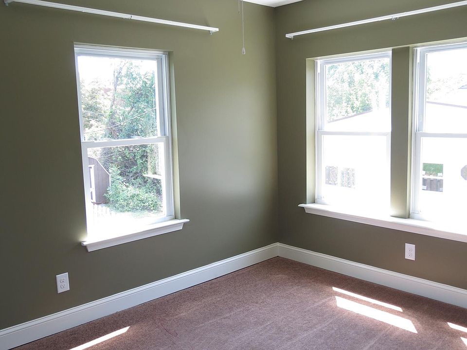 1st image of 370 Mary St #2