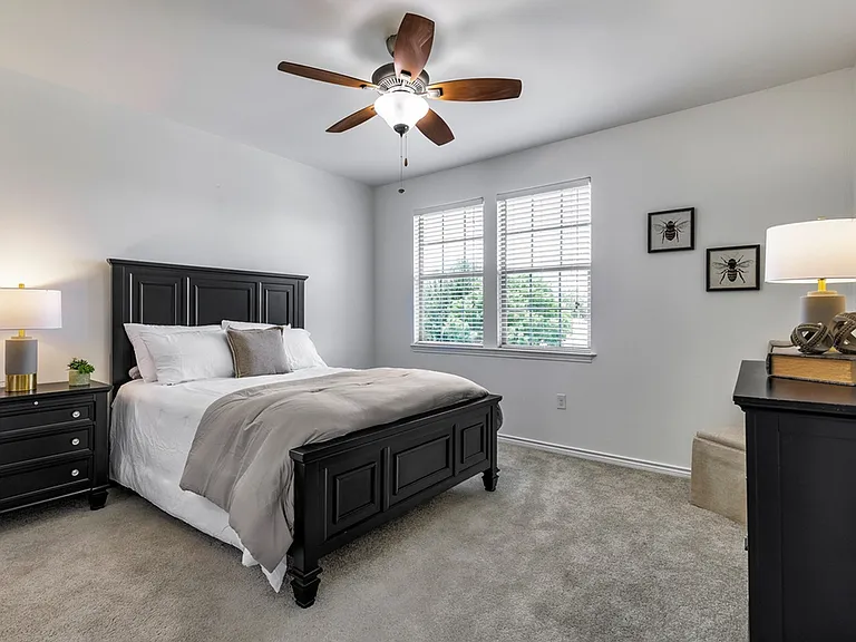 Aviva Fort Worth - 55+ Active Adult Apartment Homes — Photo 9