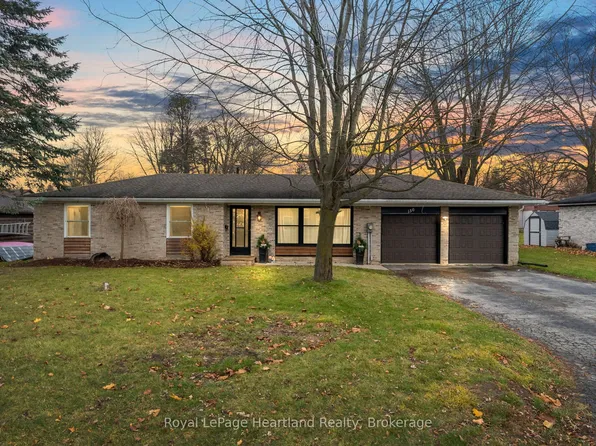 156 John St N, Minto, ON N0G 1Z0