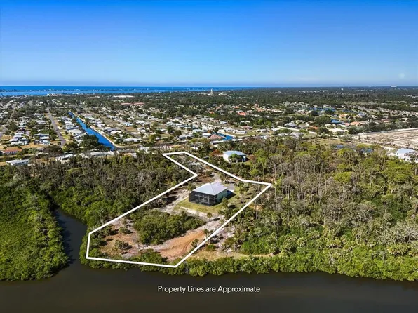 1091 Lampp Dr, Englewood, FL 34223