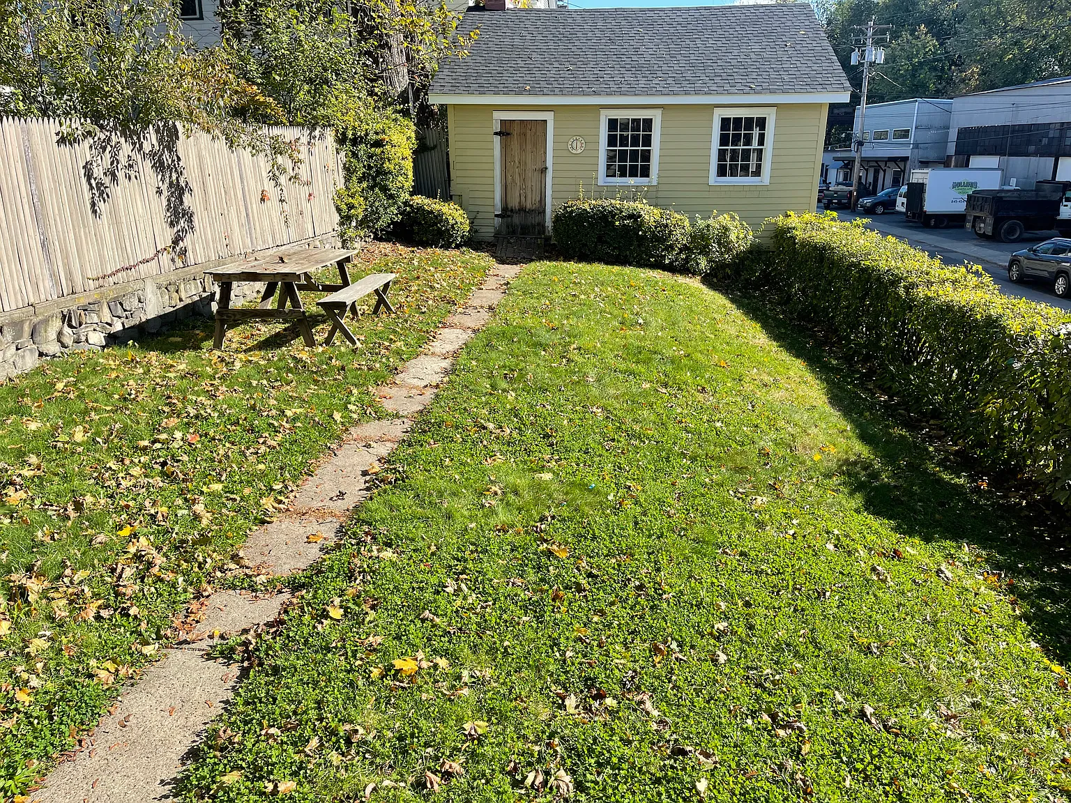 2 bed, 1200 sqft, $2,200 — Photo 2