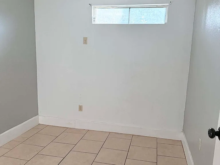 4203 Katrina Ln — Photo 17