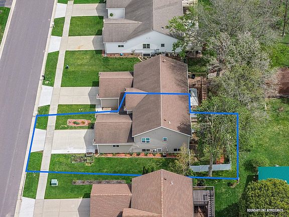 4th image of 425 14th Ave