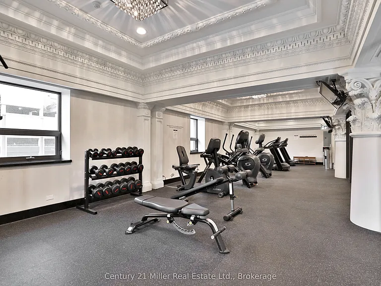 118 King St E #618 — Photo 24
