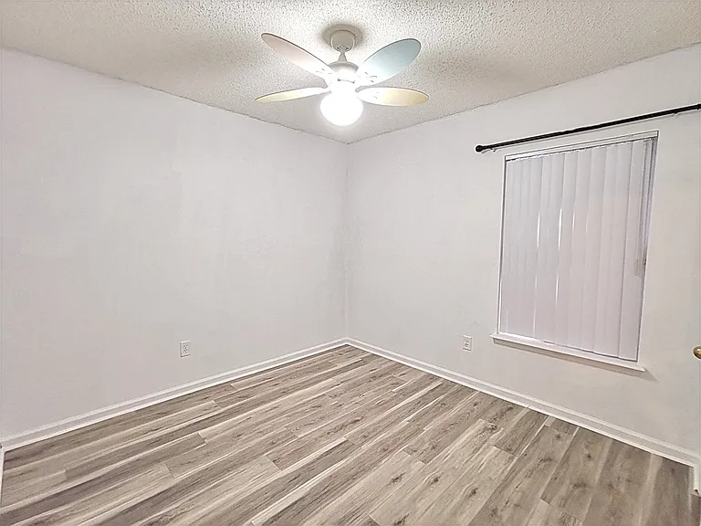 2107 E Willesdon Dr — Photo 21