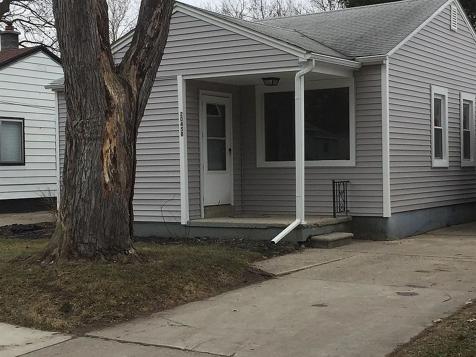 1st image of 20458 Macarthur St